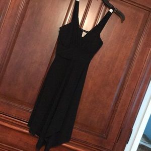 Super cute black dress !